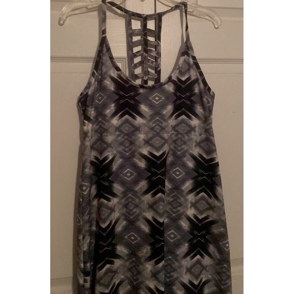 Tehama Athletic Dress RN 137813 Medium Stretch Halter Built-in-bra - Picture 3 of 8